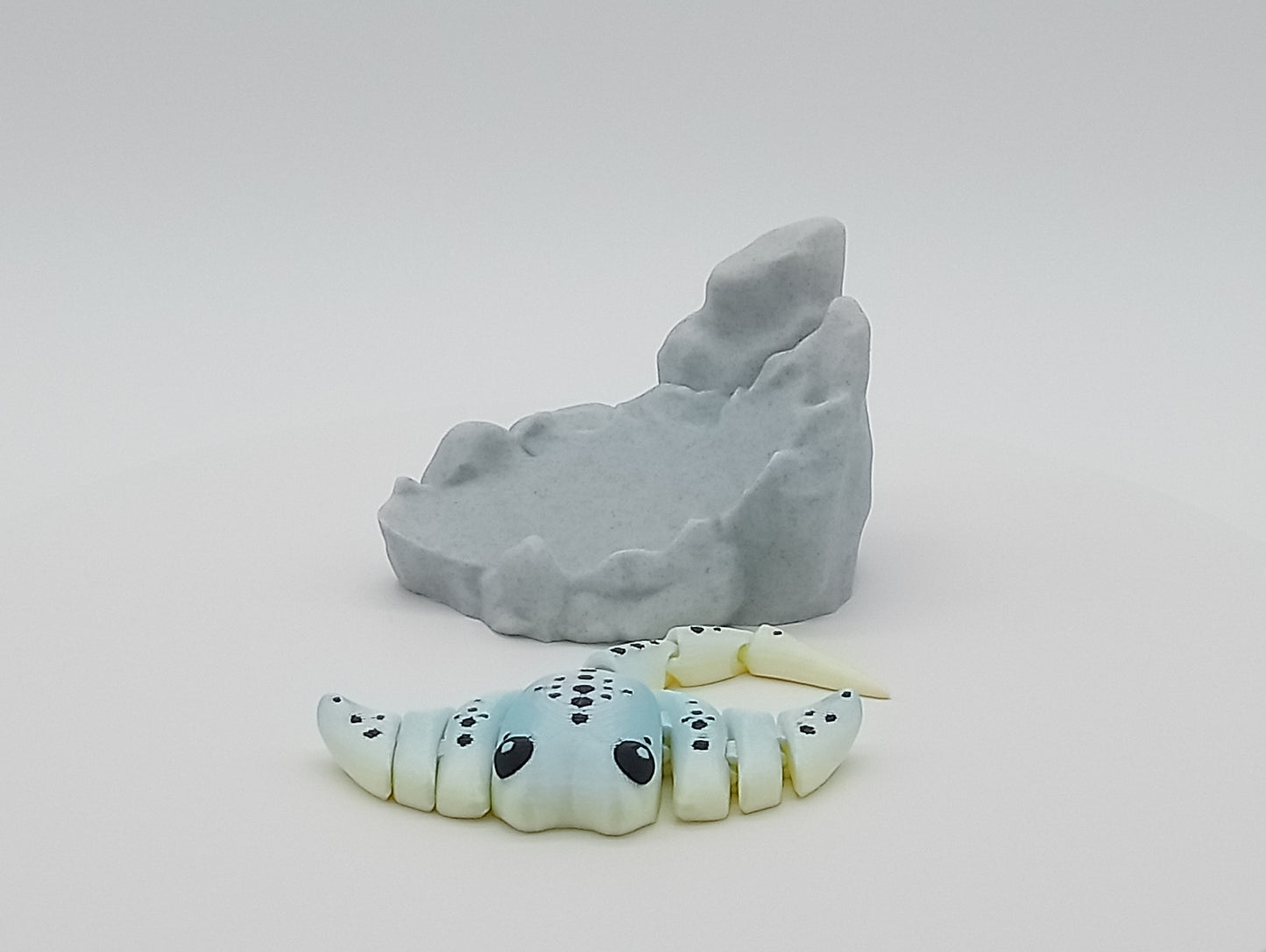 Articulated Stingray Set | 2 Stingrays + Rock Display Stand